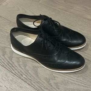 Cole Haan original grand lace up shoes. Size 8B